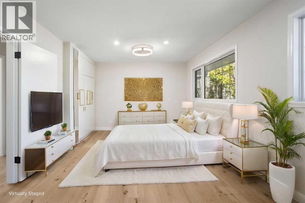 












811 Seattle Drive SW

,
Calgary,




Alberta
T2W0M9

