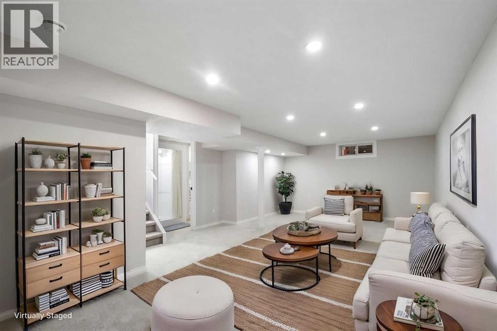 












811 Seattle Drive SW

,
Calgary,




Alberta
T2W0M9

