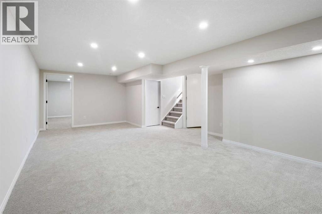 












811 Seattle Drive SW

,
Calgary,




Alberta
T2W0M9

