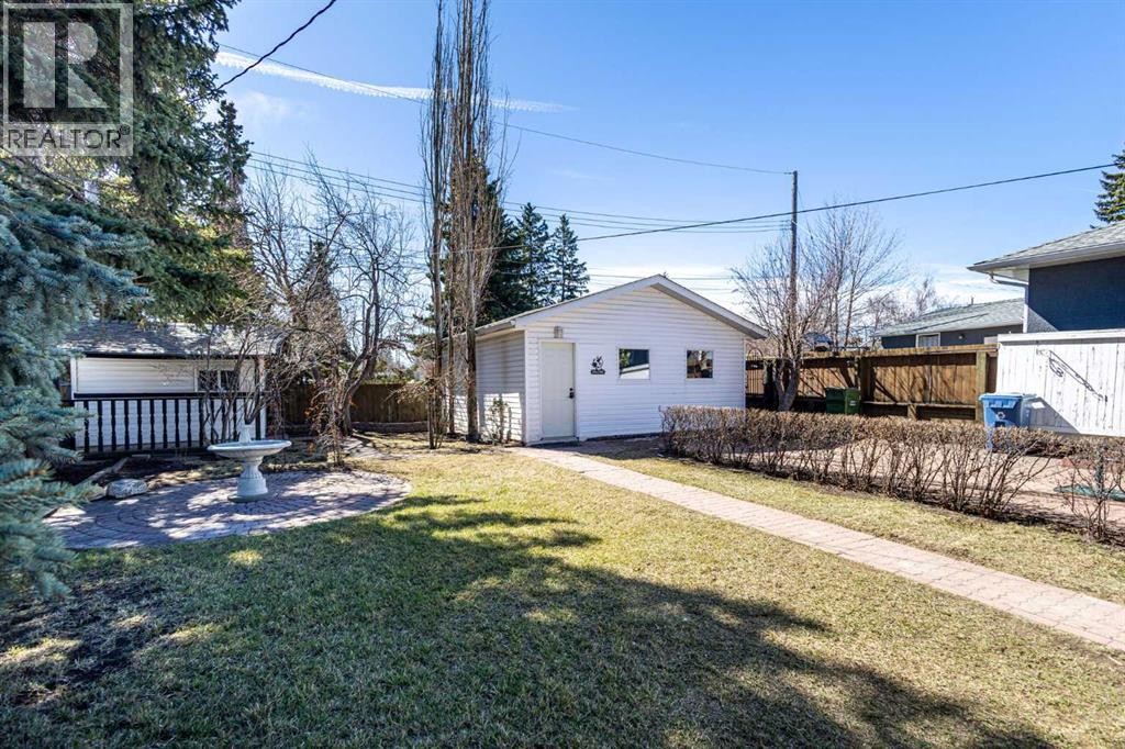 












811 Seattle Drive SW

,
Calgary,




Alberta
T2W0M9

