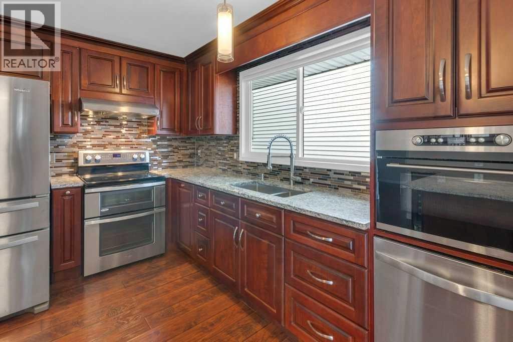 












79 Scenic Way NW

,
Calgary,




Alberta
T3L1B4

