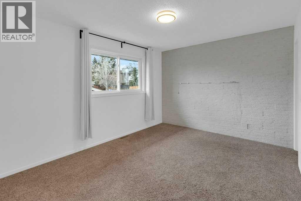 












79 Scenic Way NW

,
Calgary,




Alberta
T3L1B4


