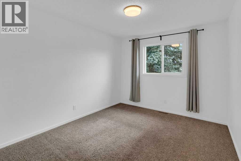 












79 Scenic Way NW

,
Calgary,




Alberta
T3L1B4

