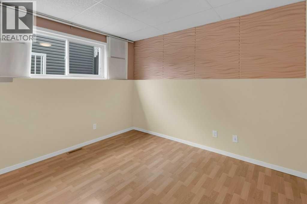 












79 Scenic Way NW

,
Calgary,




Alberta
T3L1B4

