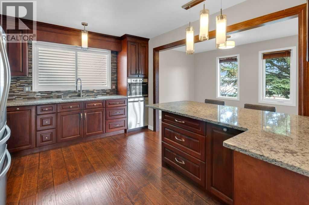 












79 Scenic Way NW

,
Calgary,




Alberta
T3L1B4

