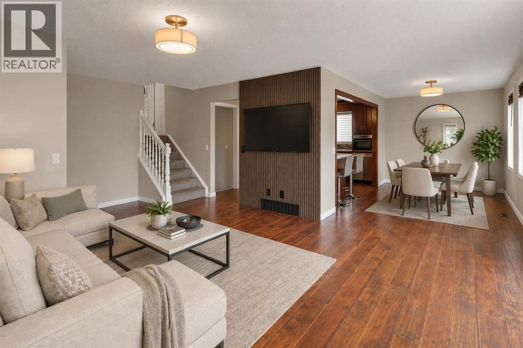 












79 Scenic Way NW

,
Calgary,




Alberta
T3L1B4

