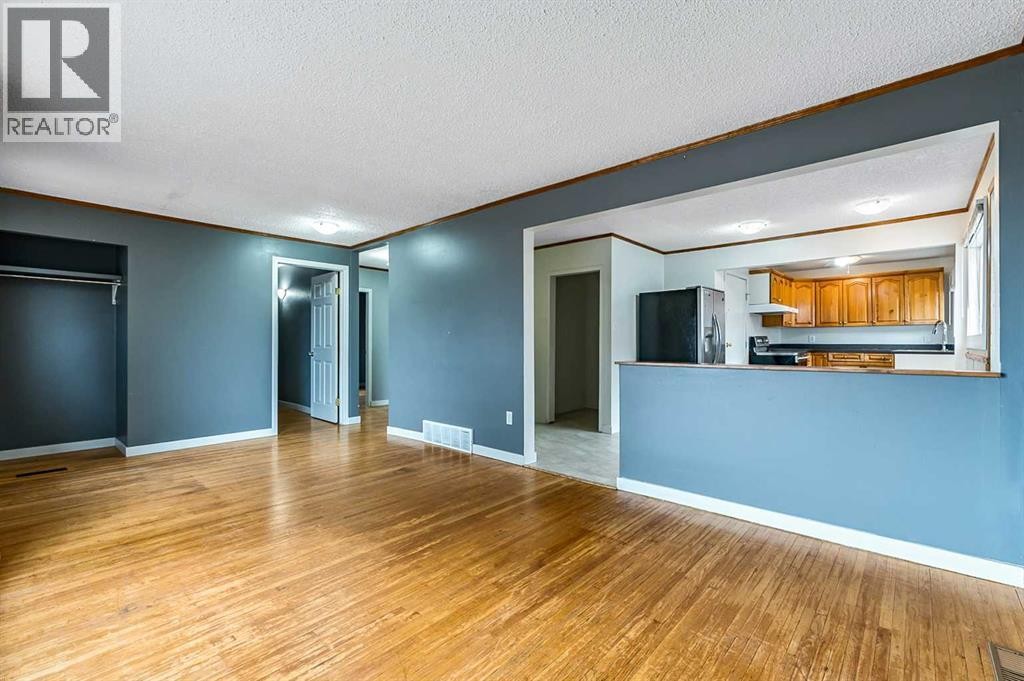 












30 Crescent Road E

,
Okotoks,




Alberta
T1S1G4

