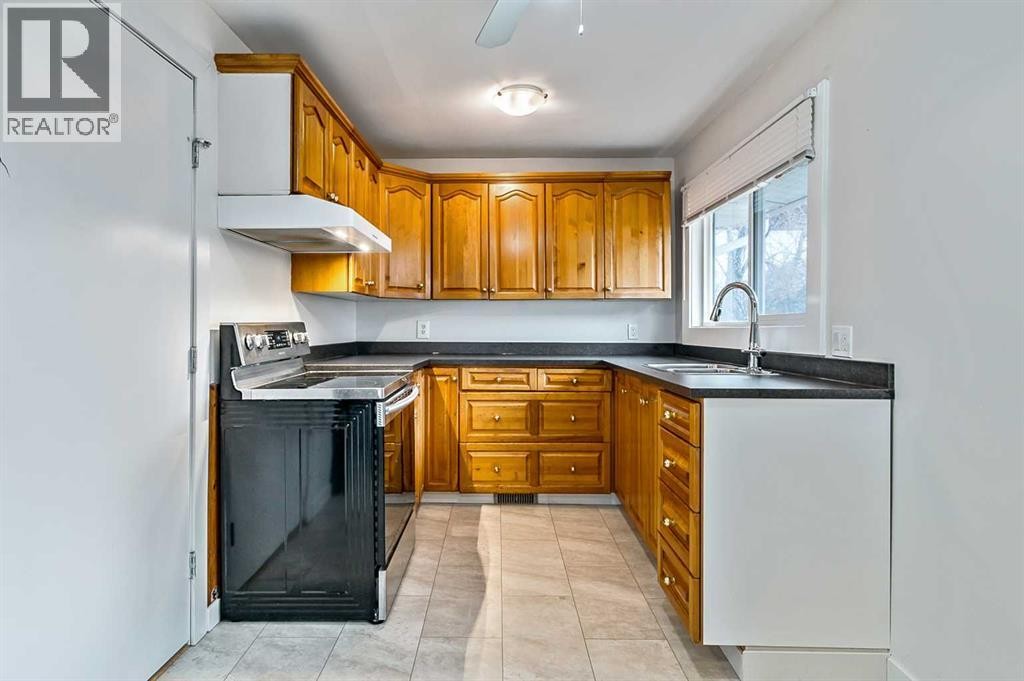 












30 Crescent Road E

,
Okotoks,




Alberta
T1S1G4

