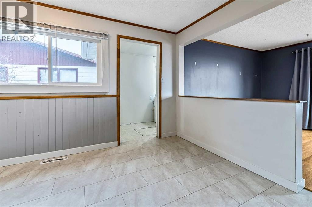












30 Crescent Road E

,
Okotoks,




Alberta
T1S1G4

