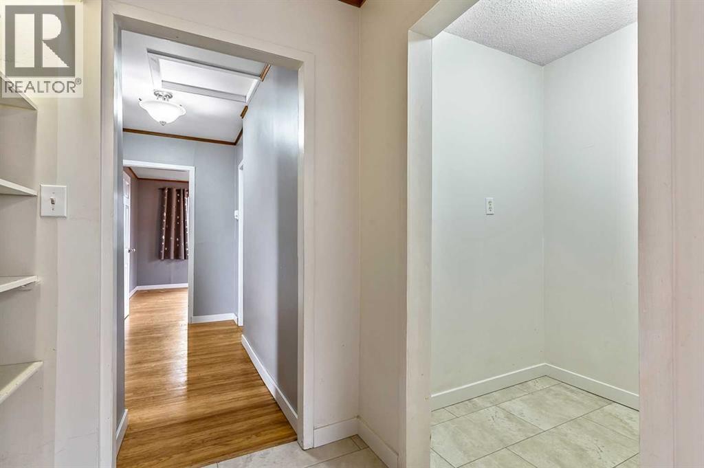 












30 Crescent Road E

,
Okotoks,




Alberta
T1S1G4

