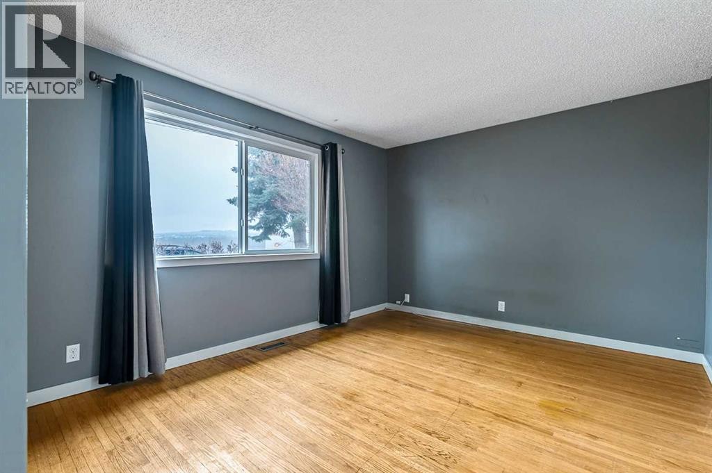 












30 Crescent Road E

,
Okotoks,




Alberta
T1S1G4

