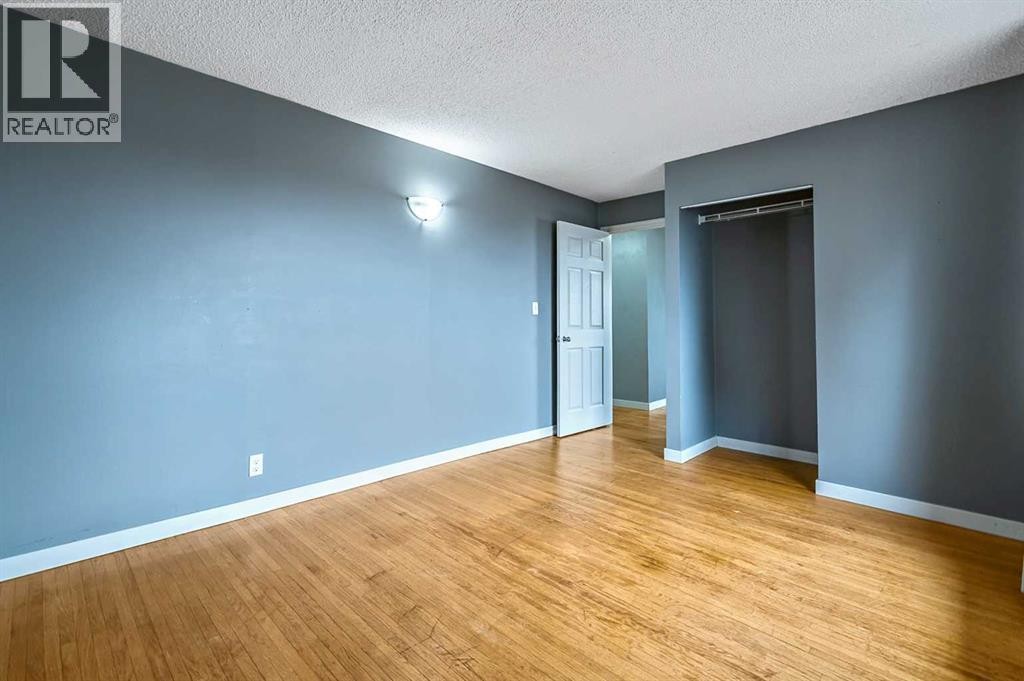 












30 Crescent Road E

,
Okotoks,




Alberta
T1S1G4

