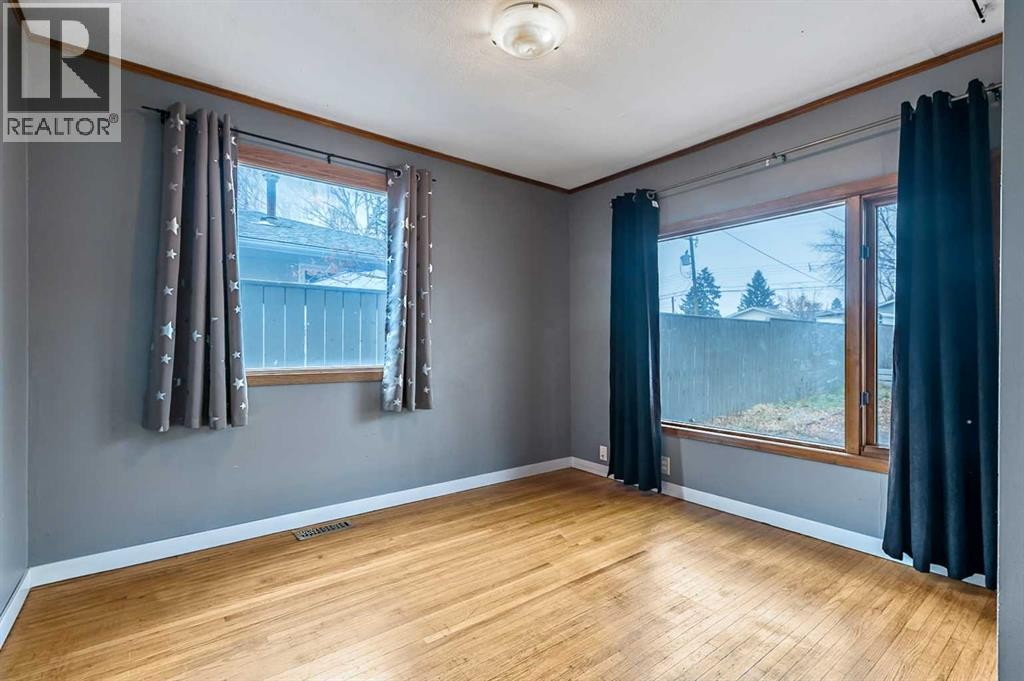 












30 Crescent Road E

,
Okotoks,




Alberta
T1S1G4

