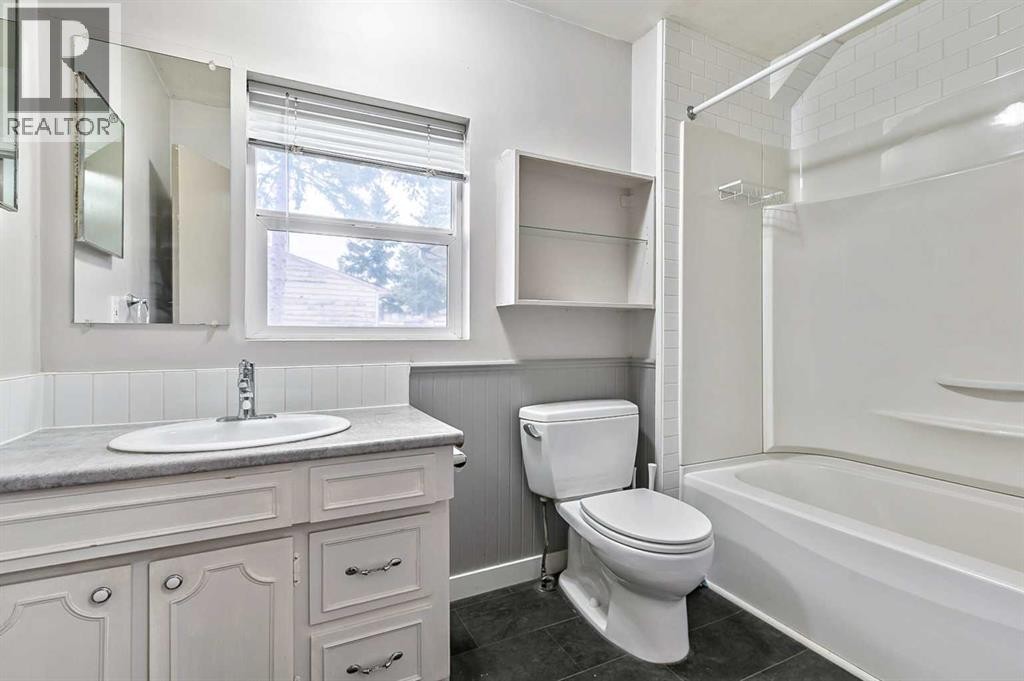 












30 Crescent Road E

,
Okotoks,




Alberta
T1S1G4

