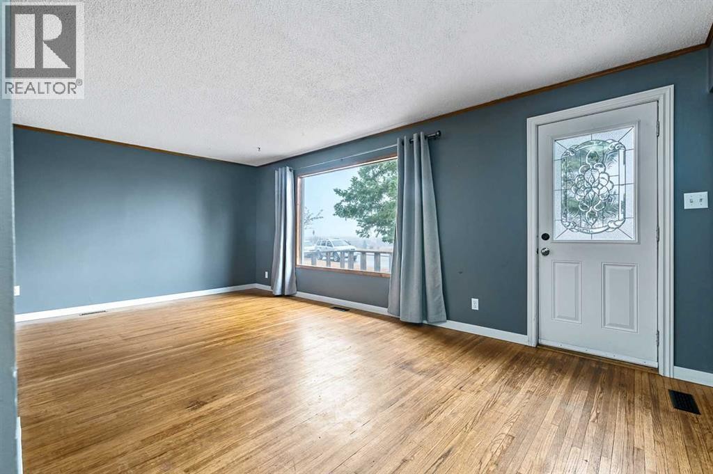 












30 Crescent Road E

,
Okotoks,




Alberta
T1S1G4

