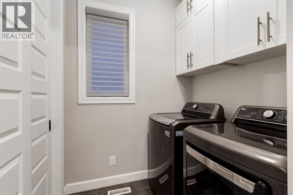 












166 Osborne Common SW

,
Airdrie,




Alberta
T4B5G7

