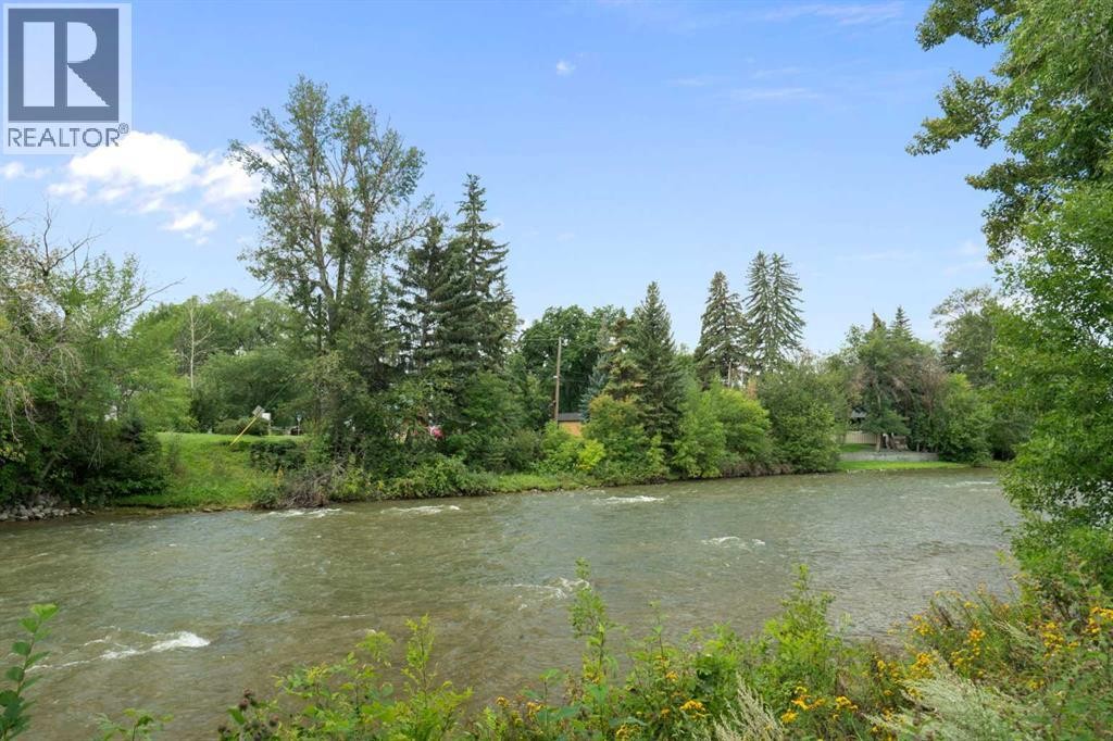 












203, 137 26 Avenue SW

,
Calgary,




Alberta
T2S0M2

