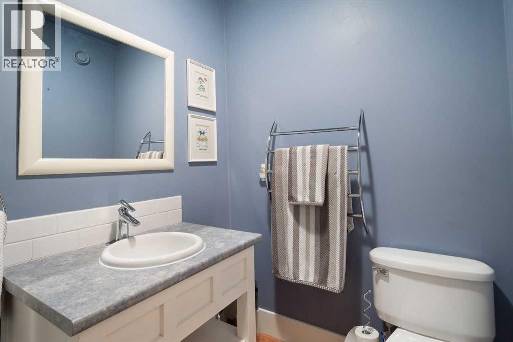 












1308 21 Avenue NW

,
Calgary,




Alberta
T2M1L4


