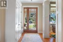 Spacious and Bright Foyer