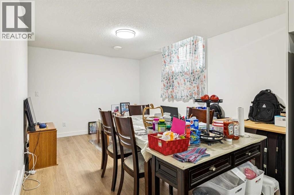 












12 Copperhead Garden SE

,
Calgary,




Alberta
T2Z5H1

