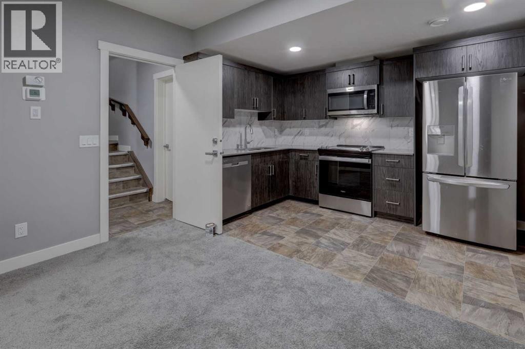 












154 Amblehurst Way NW

,
Calgary,




Alberta
T3P2A1

