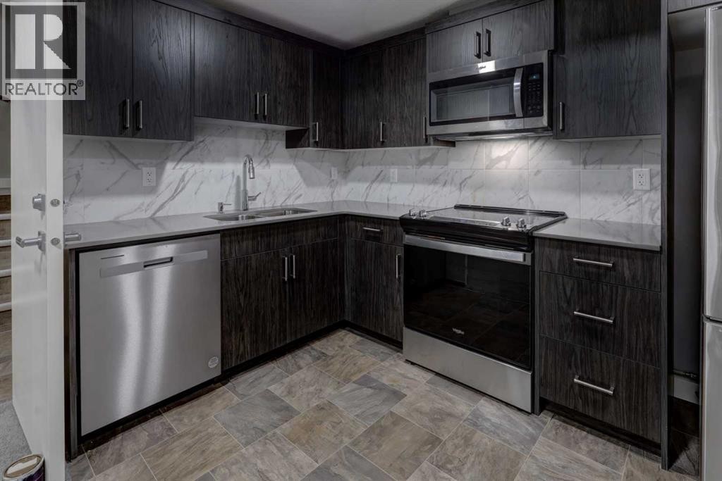 












154 Amblehurst Way NW

,
Calgary,




Alberta
T3P2A1

