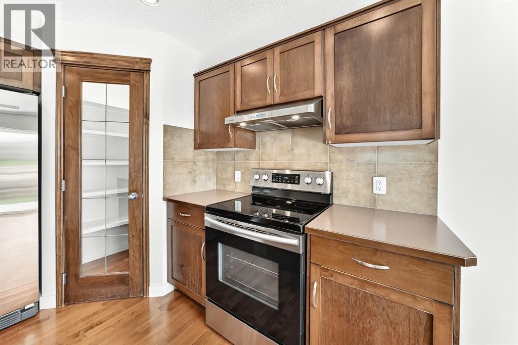 












799 Tuscany Drive NW

,
Calgary,




Alberta
T3L3A4

