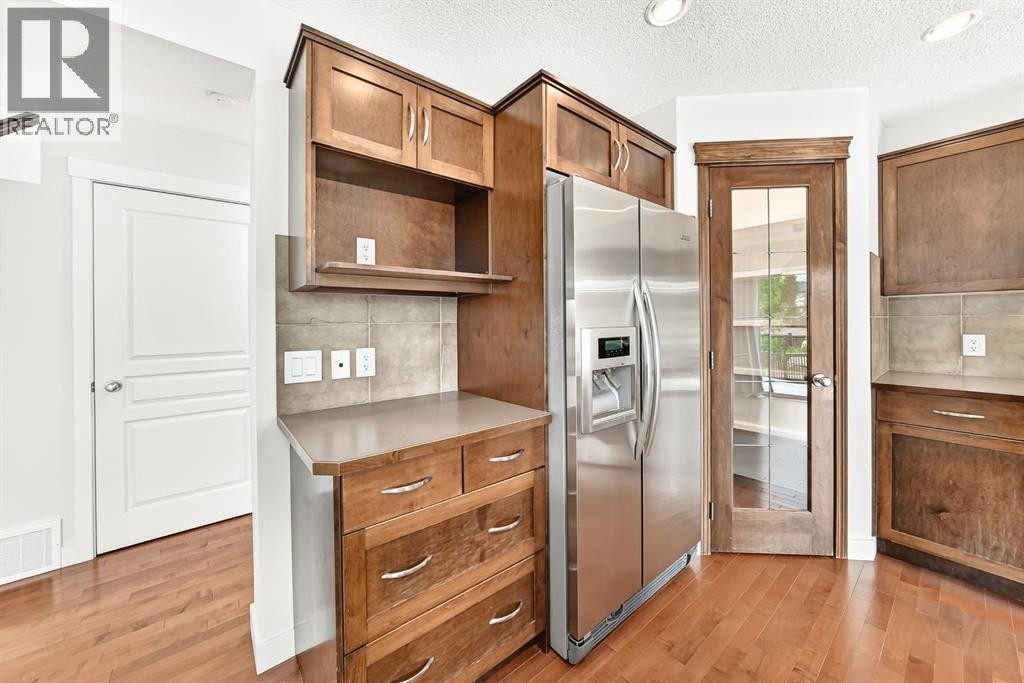 












799 Tuscany Drive NW

,
Calgary,




Alberta
T3L3A4

