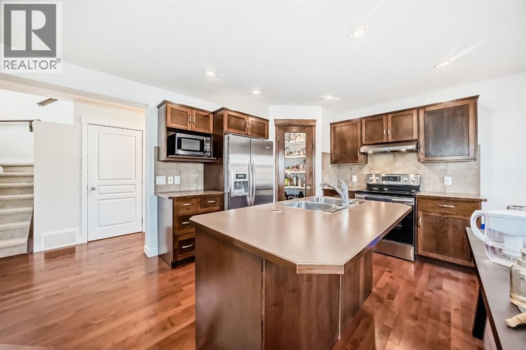 












799 Tuscany Drive NW

,
Calgary,




Alberta
T3L3A4

