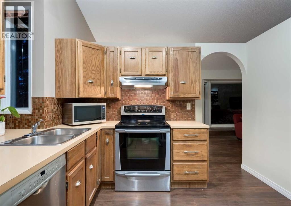












63 Brookpark Crescent SW

,
Calgary,




Alberta
T2W2W6

