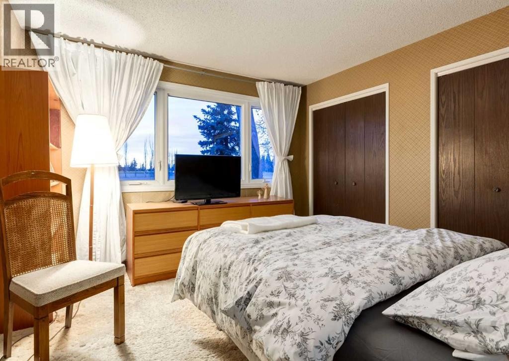












63 Brookpark Crescent SW

,
Calgary,




Alberta
T2W2W6

