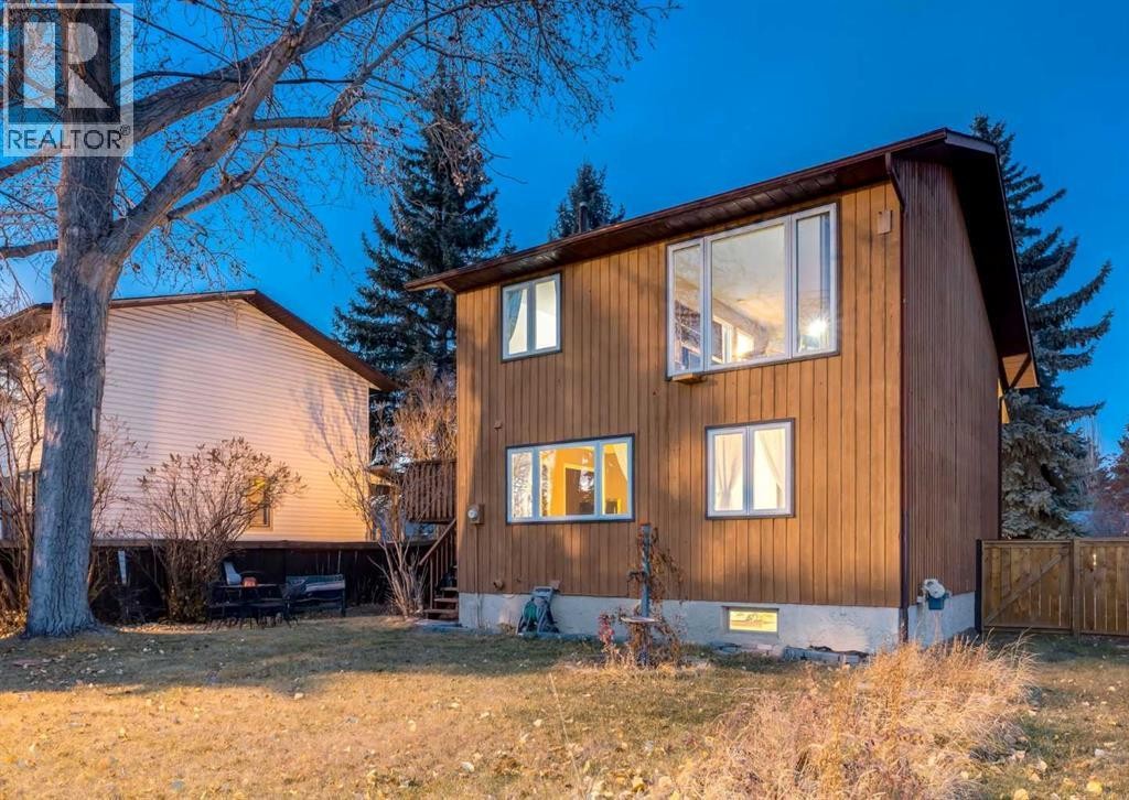 












63 Brookpark Crescent SW

,
Calgary,




Alberta
T2W2W6

