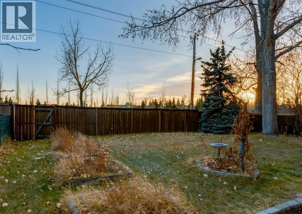 












63 Brookpark Crescent SW

,
Calgary,




Alberta
T2W2W6

