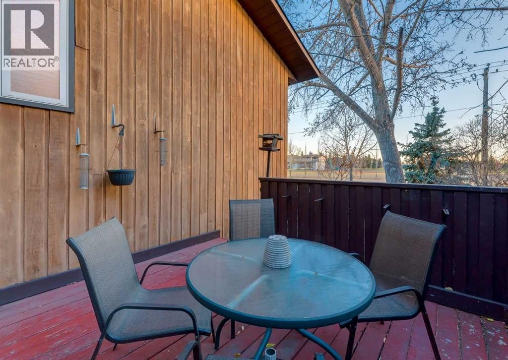 












63 Brookpark Crescent SW

,
Calgary,




Alberta
T2W2W6

