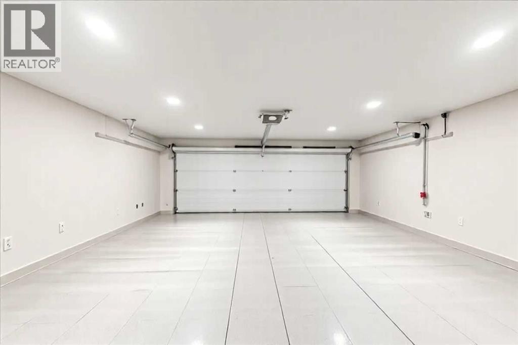 












89 Sage Bluff Rise NW

,
Calgary,




Alberta
T3R1T4

