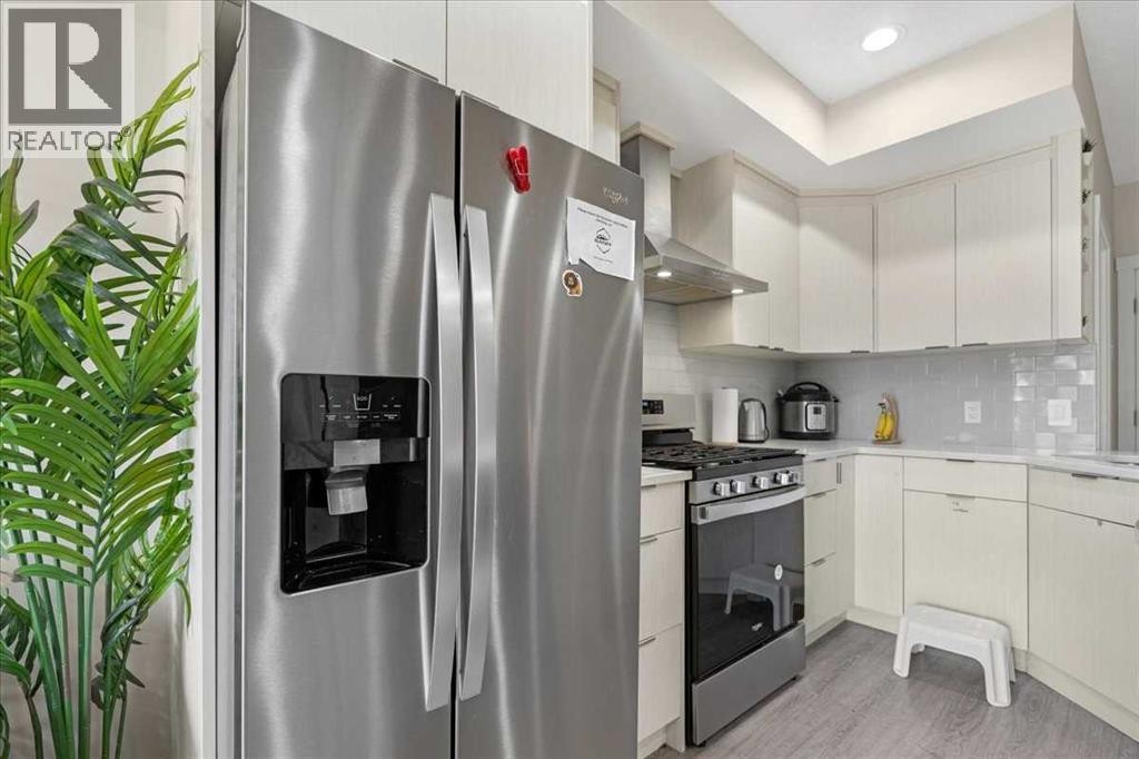 












89 Sage Bluff Rise NW

,
Calgary,




Alberta
T3R1T4

