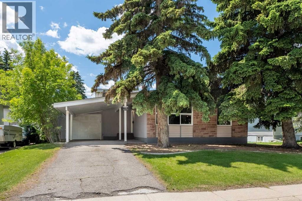 












77 Winslow Crescent SW

,
Calgary,




Alberta
T3C2R3

