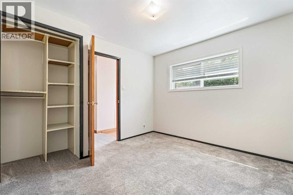 












77 Winslow Crescent SW

,
Calgary,




Alberta
T3C2R3

