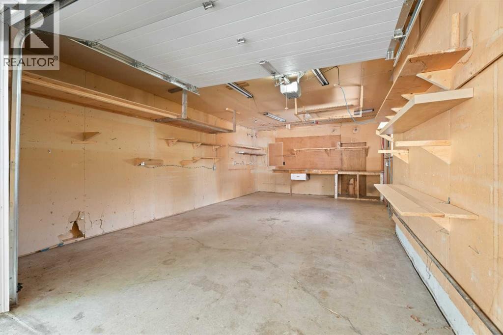 












77 Winslow Crescent SW

,
Calgary,




Alberta
T3C2R3

