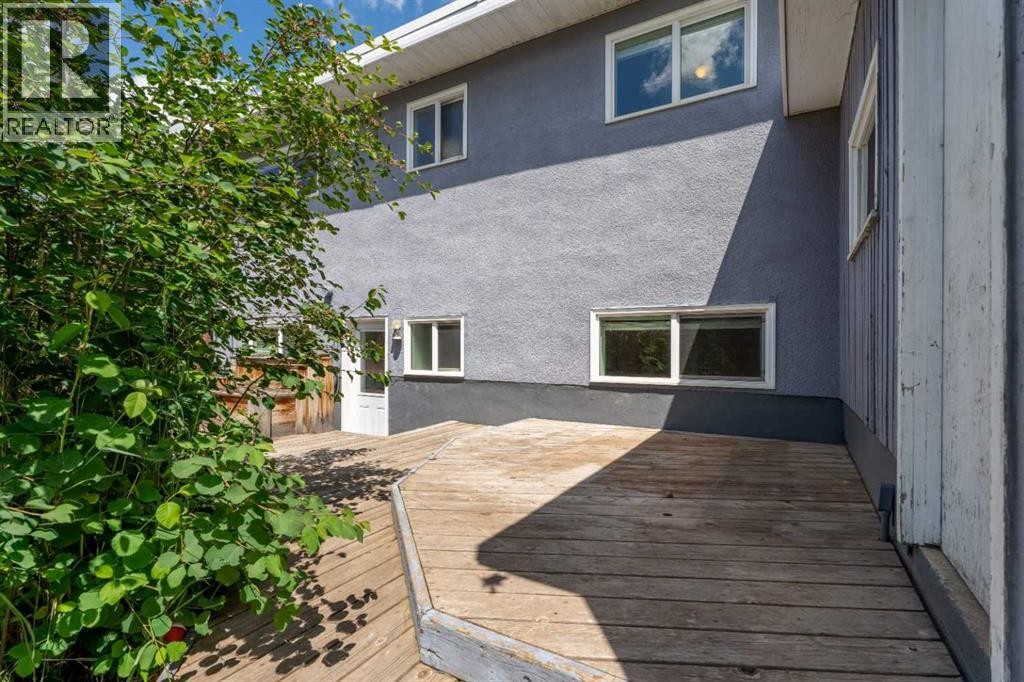 












77 Winslow Crescent SW

,
Calgary,




Alberta
T3C2R3

