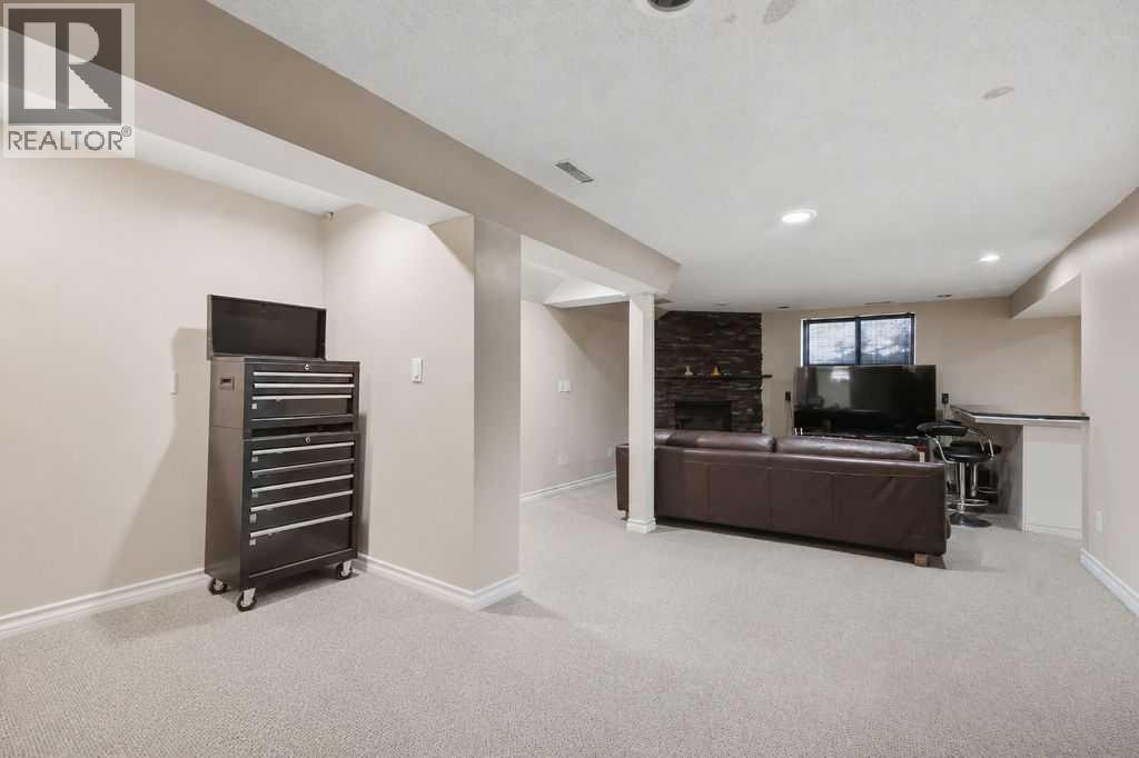












2808 19 Street NW

,
Calgary,




Alberta
T2M3V8

