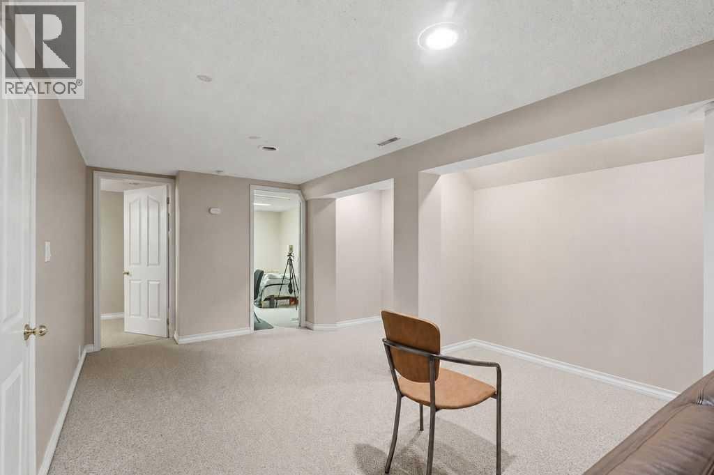 












2808 19 Street NW

,
Calgary,




Alberta
T2M3V8

