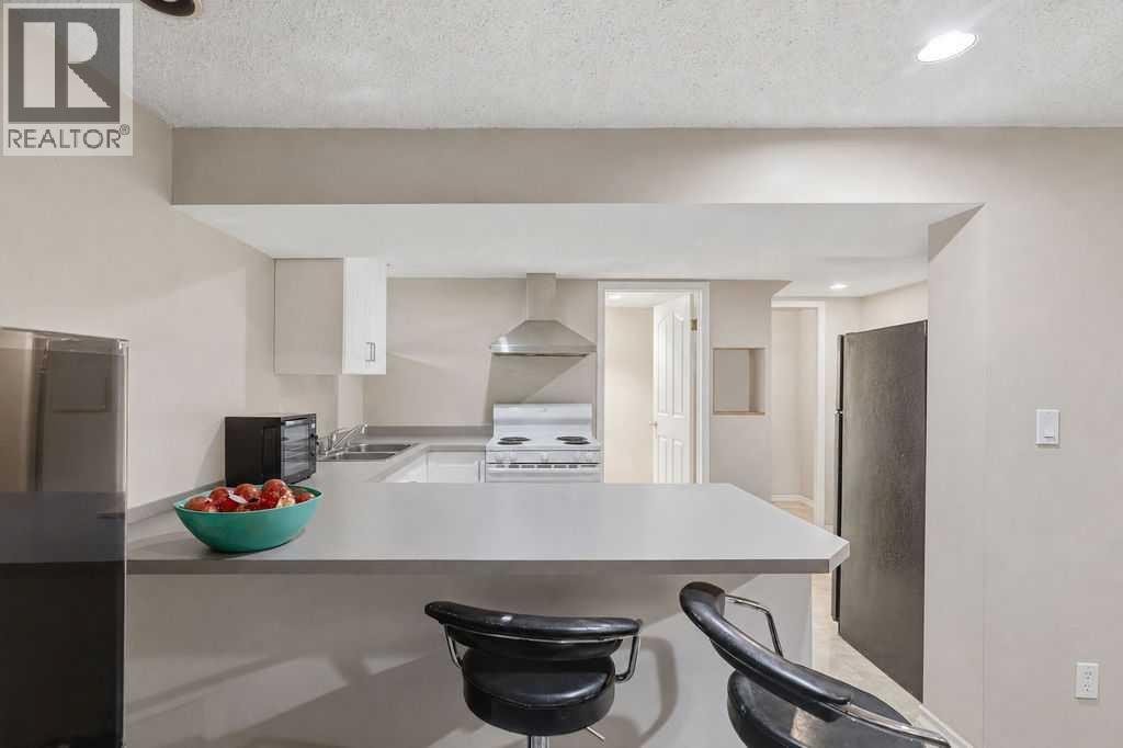 












2808 19 Street NW

,
Calgary,




Alberta
T2M3V8

