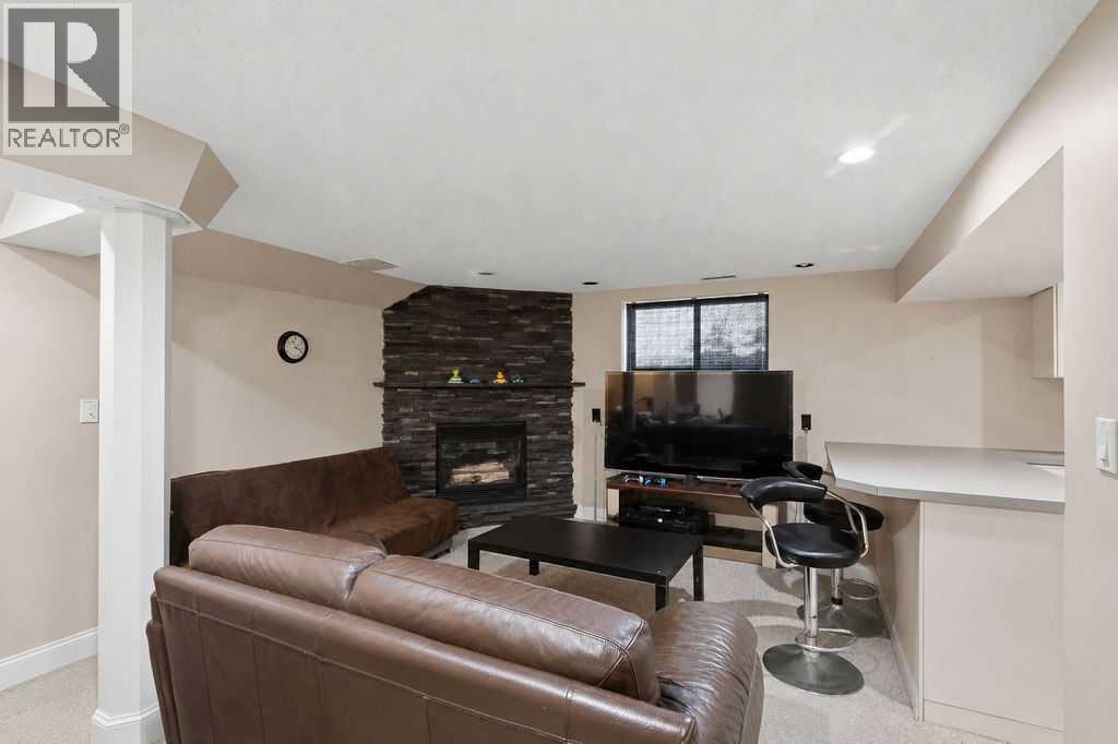 












2808 19 Street NW

,
Calgary,




Alberta
T2M3V8

