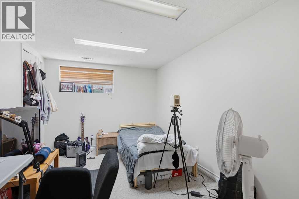












2808 19 Street NW

,
Calgary,




Alberta
T2M3V8


