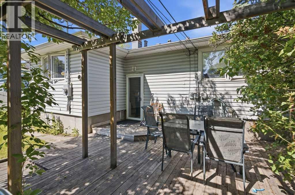 












2808 19 Street NW

,
Calgary,




Alberta
T2M3V8

