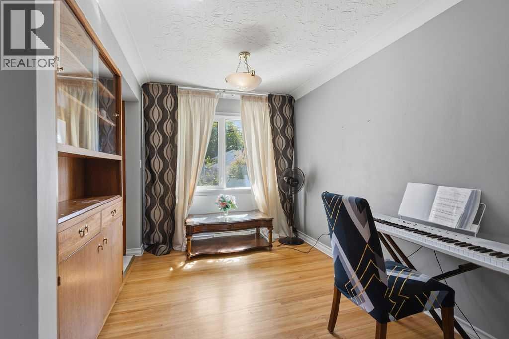 












2808 19 Street NW

,
Calgary,




Alberta
T2M3V8

