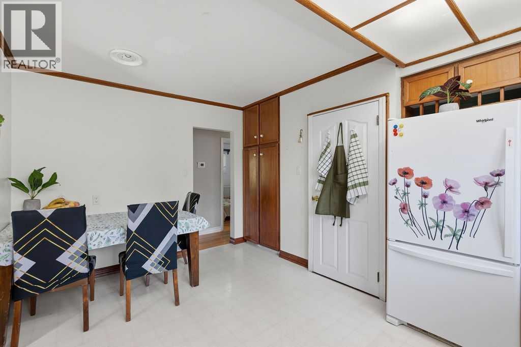 












2808 19 Street NW

,
Calgary,




Alberta
T2M3V8

