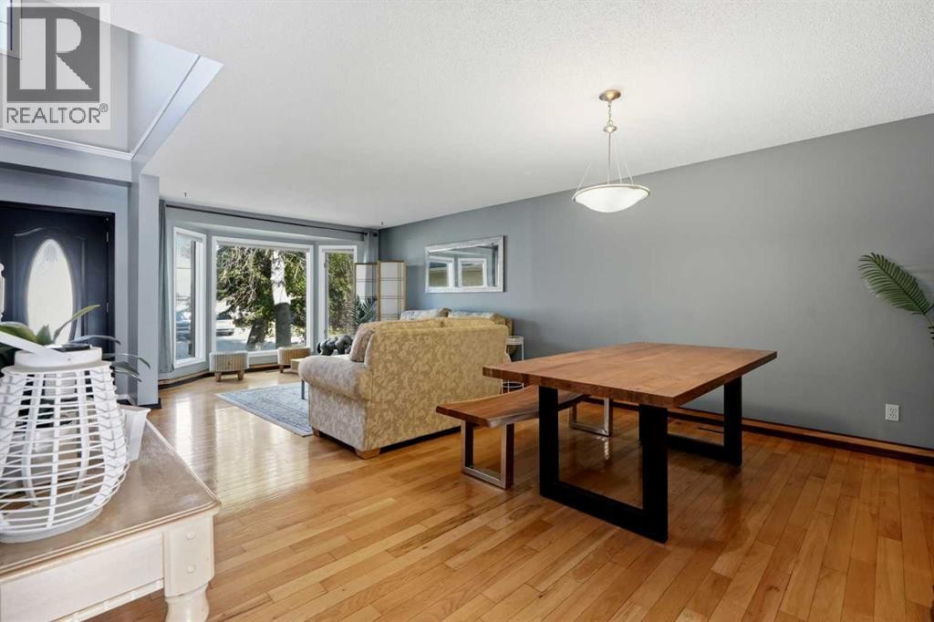 












175 Shannon Circle SW

,
Calgary,




Alberta
T2Y2L1

