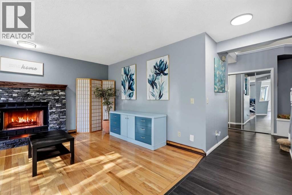 












175 Shannon Circle SW

,
Calgary,




Alberta
T2Y2L1

